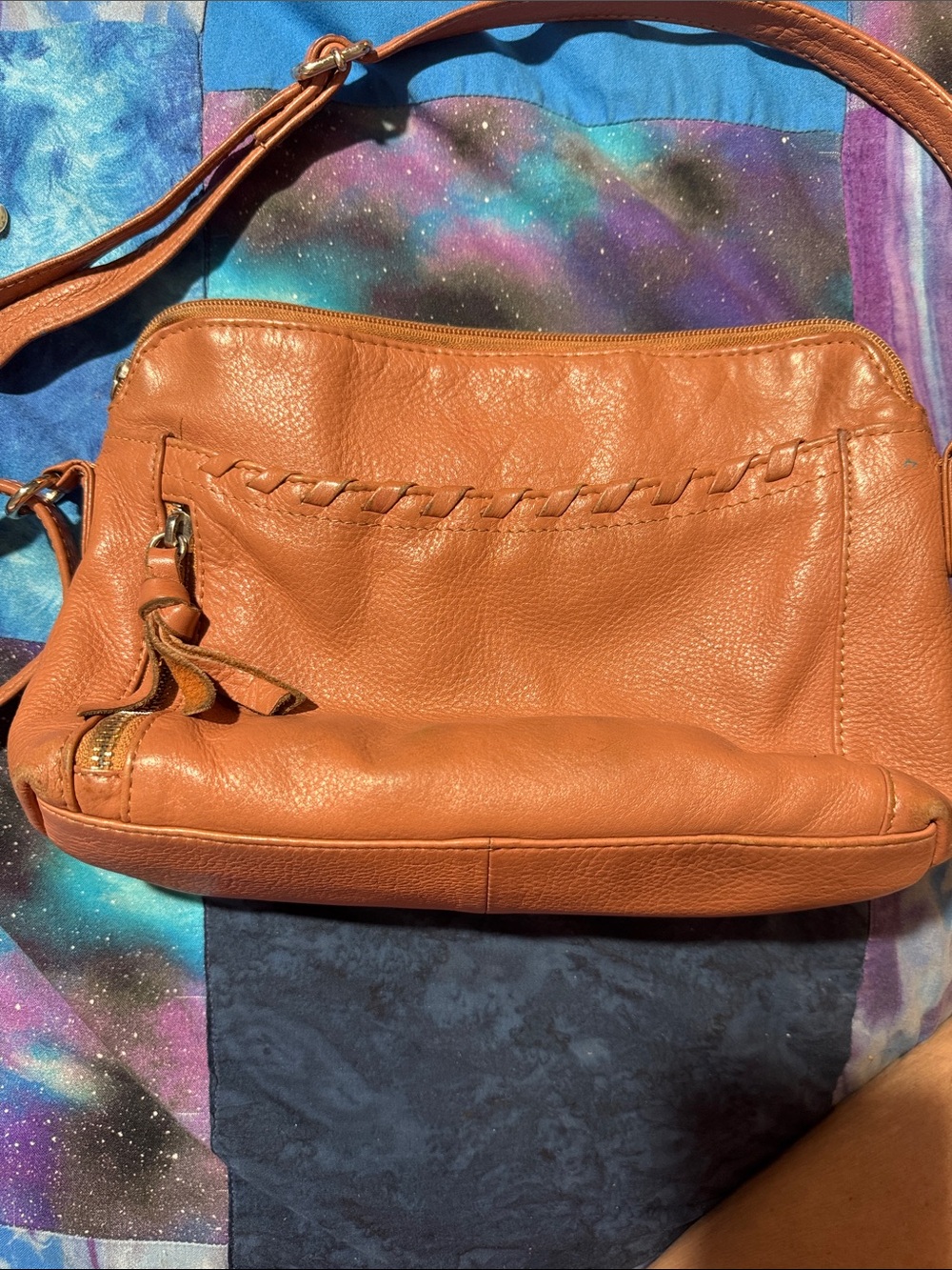 Classic Leather Crossbody Bag in Cognac